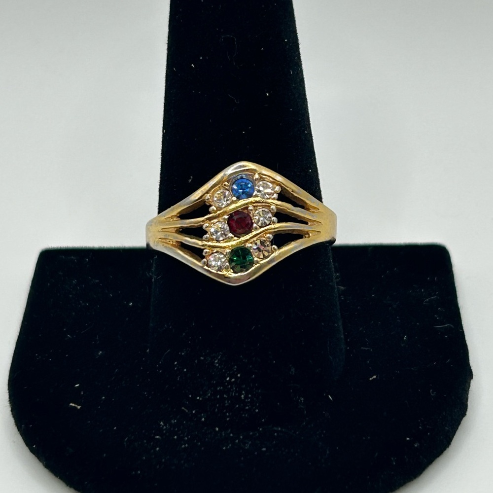 Avon VTG “Sparkling Wave” Ring (red, green, blue & clear stones) Size 10